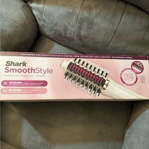 NIB Shark SmoothStyle Heated Comb Straightener. Box is ripped but it is new.